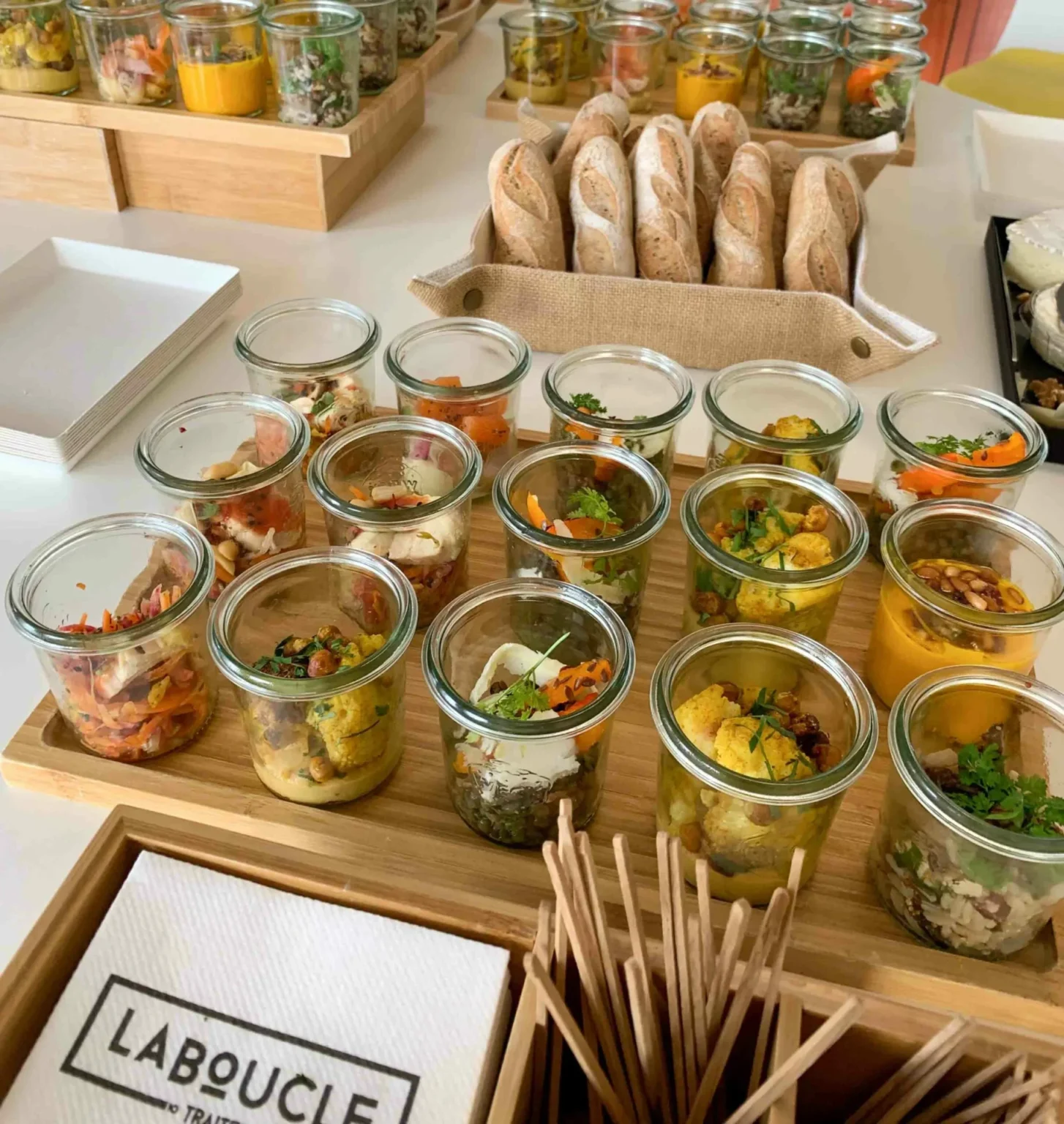 plateaux chauds La boucle traiteur a Lyon La Boucle traiteur à Lyon, plateaux repas entreprise, particulier, livraison & commande